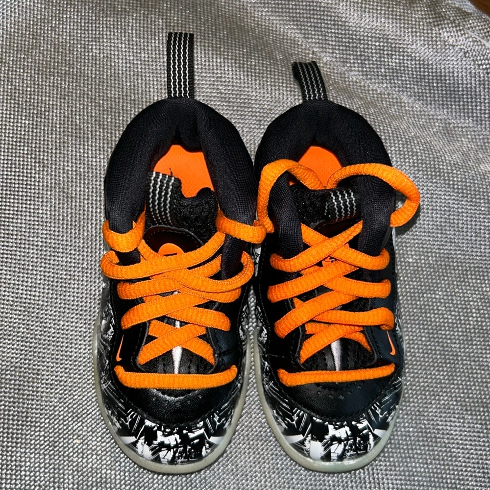 Nike Little Posite Shattered Backboard size 5c